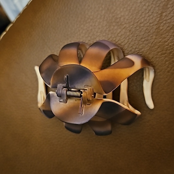 3/$30 Assorted Scrunchies and Hair Claws - Picture 6 of 7